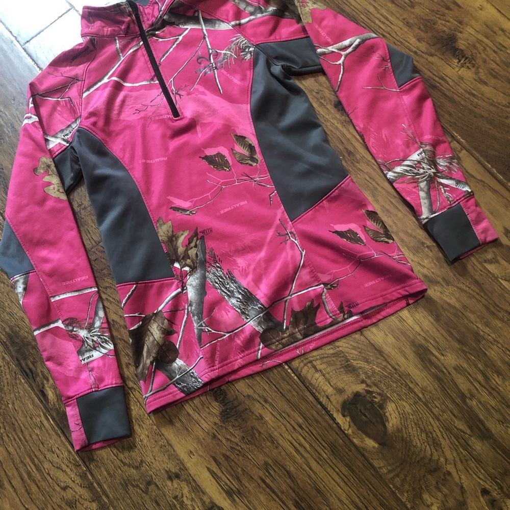 Pink Realtree pull over - Picture 6 of 7